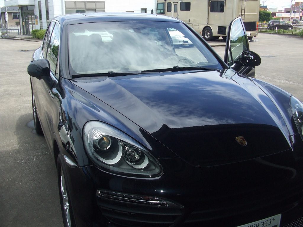 カイエンのサイドミラーが 千葉県木更津市 外車修理 中古車販売のkjs 国際自動車商会 カイエンのサイドミラーが 千葉県木更津市 外車修理 中古車販売のkjs 国際自動車商会
